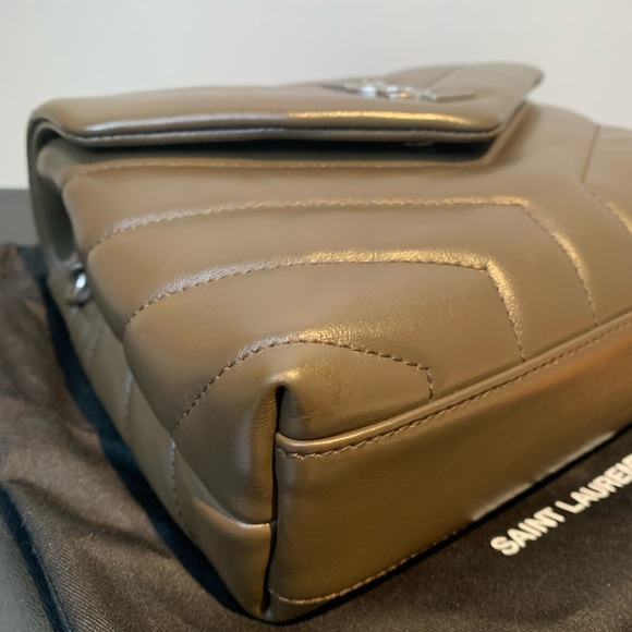 **SOLD** Yves Saint Laurent Toy LouLou Bag - Picture 5 of 9